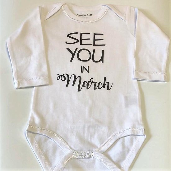 Baby Rompertje aankondiging zwangerschap Zwangerschapsaankondiging maand See you in March maart | Lange mouw | wit | maat 50/56 | Cadeau voor de liefste aanstaande oma en opa mama papa oom tante | Bekendmaking zwangerschap