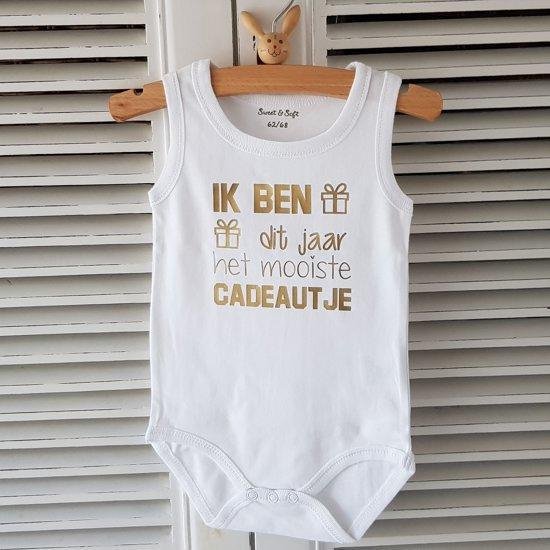 Baby Rompertje met tekst zwangerschap aankondiging - announcement Ik ben dit jaar het mooiste cadeautje   | mouwloos l | wit goud | maat 62-68 | cadeau papa mama oom tante opa oma