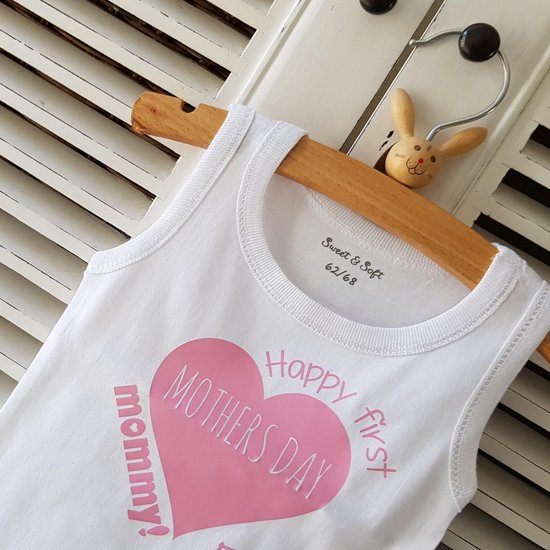 Baby rompertje met tekst eerste moederdag mama cadeau voor de liefste aanstaande  roze meisje