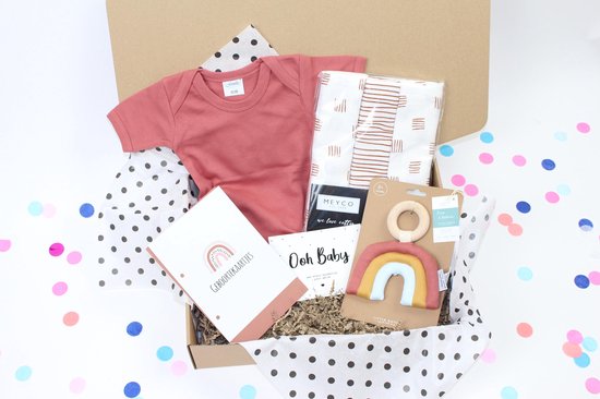 Happy baby Box | babydoos, baby cadeau, zwangerschap cadeau, kraampakket, kraamcadeau, babypakket, bevalling, kraam cadeau meisje